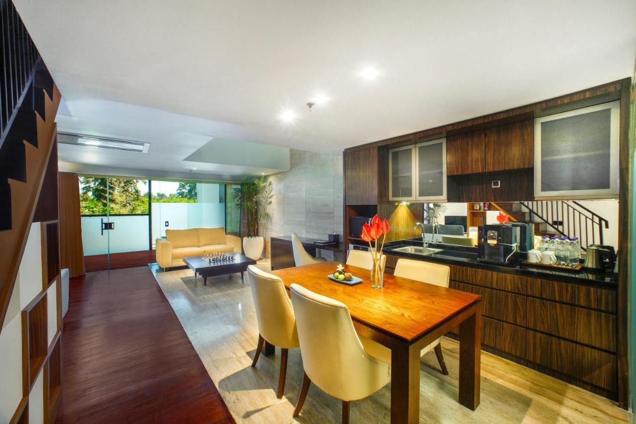 De Vins Sky Hotel Seminyak Экстерьер фото