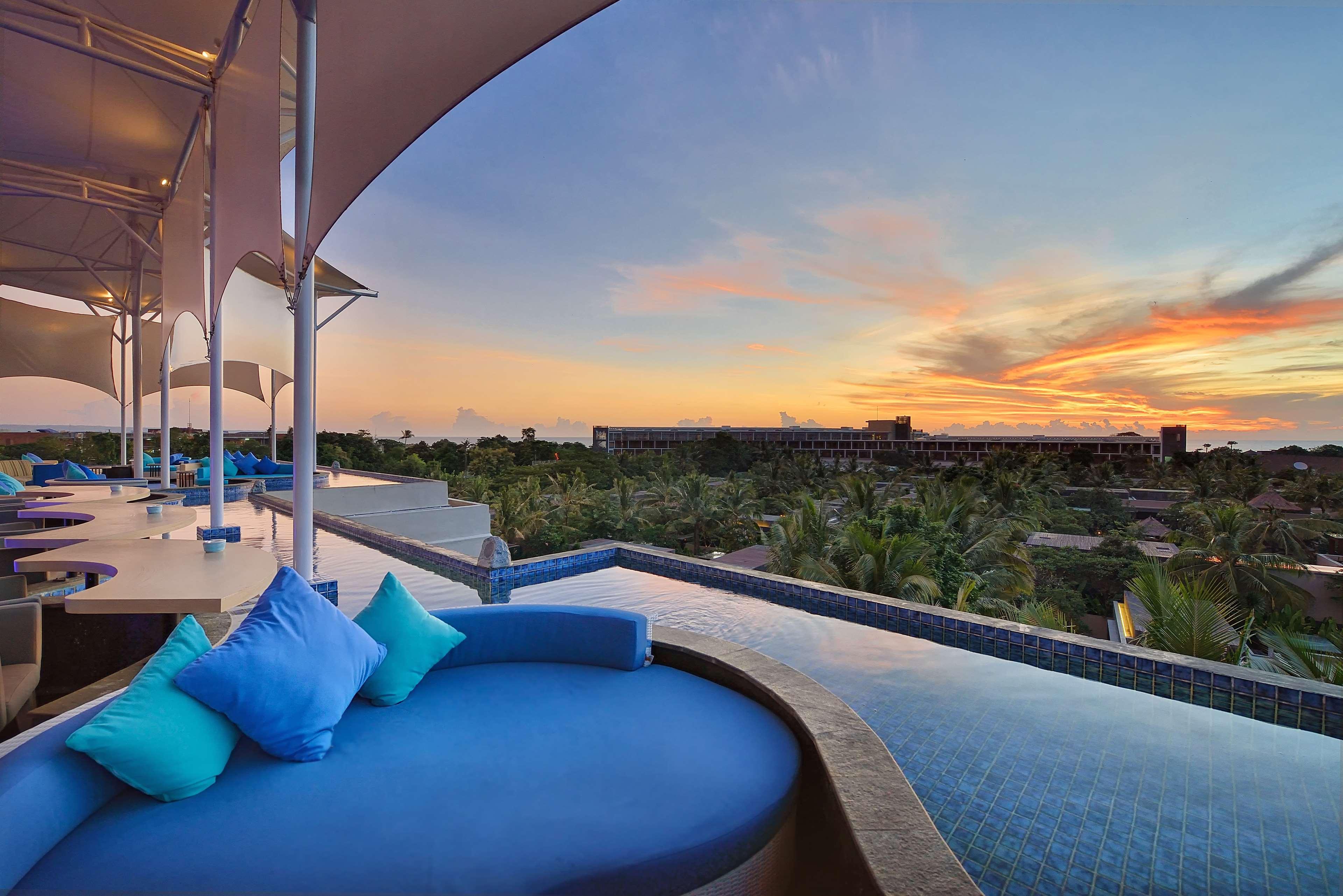 De Vins Sky Hotel Seminyak Экстерьер фото
