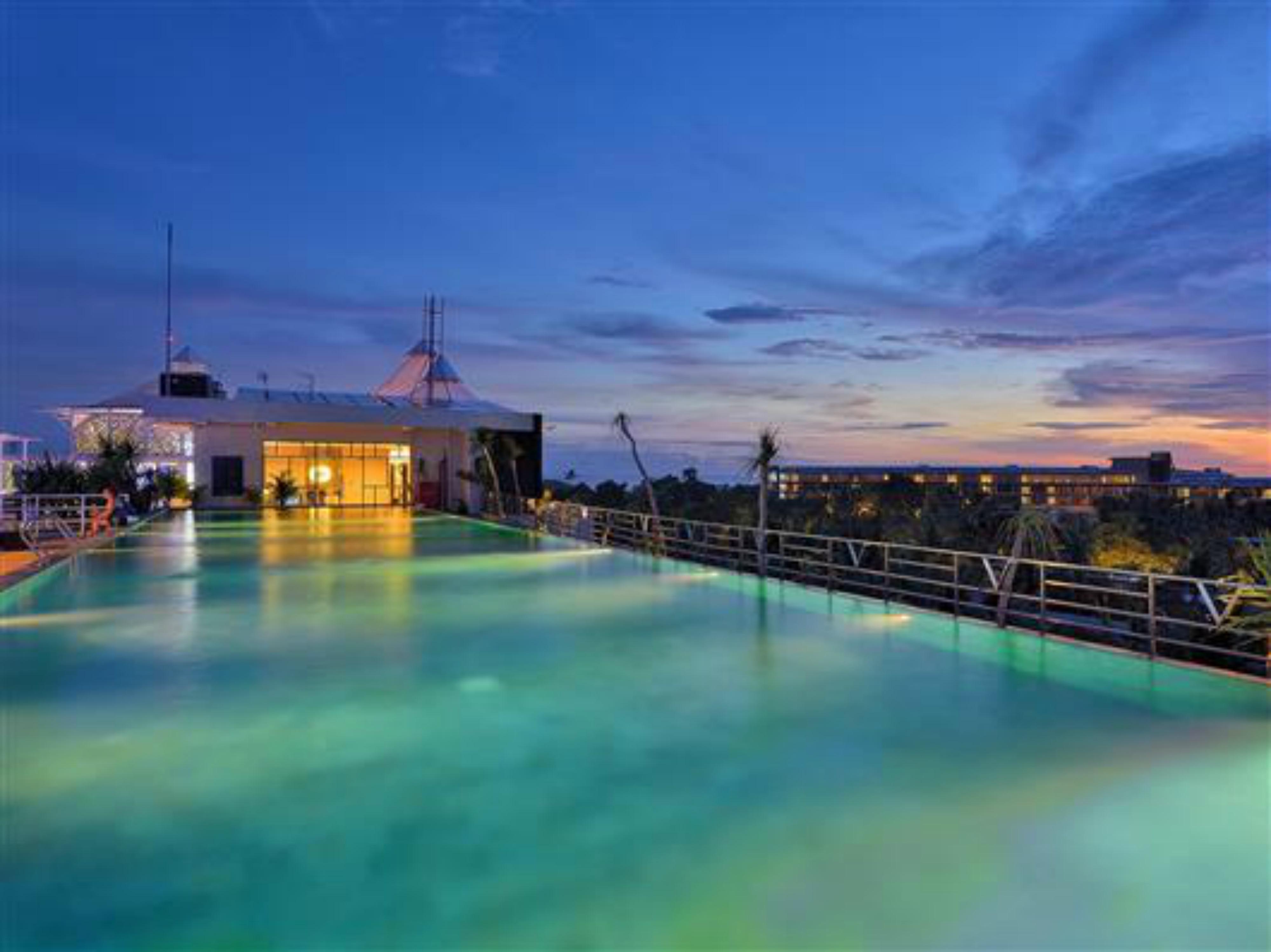 De Vins Sky Hotel Seminyak Экстерьер фото